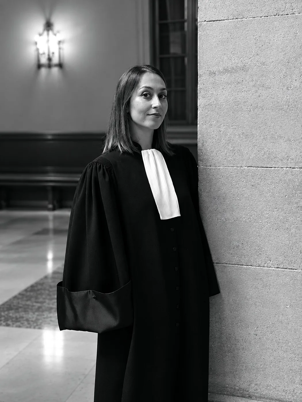 Maître Fanny GUEYE, avocat au Barreau de Marseille, en robe